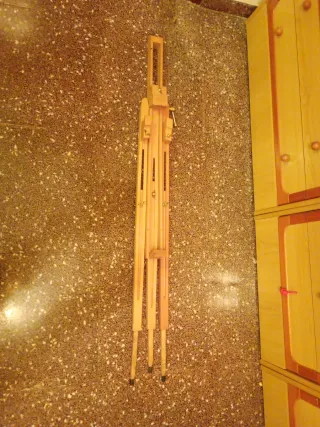 Trípode de madera para pintar