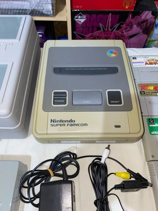 Custodia con Super Famicom Nintendo Beige e giochi