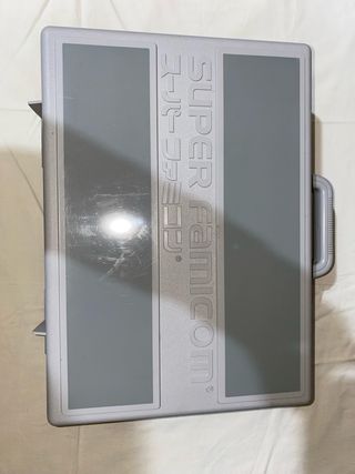Custodia con Super Famicom Nintendo Beige e giochi