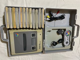 Custodia con Super Famicom Nintendo Beige e giochi