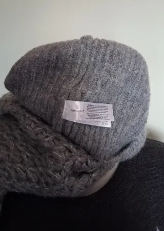 Berretto donna in maglia a coste grigio