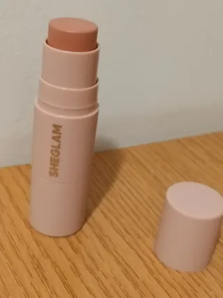 Lote Maquillaje:CC Cream, Blusher y colorete barra