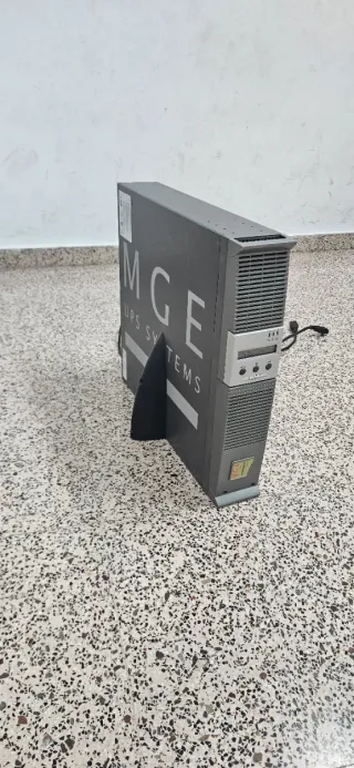 Server Dell + 3 stampanti Oki/Samsung, Sai, ecc.