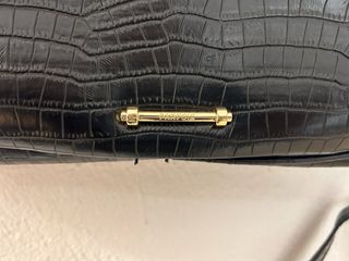 Bolso tipo maleta negro