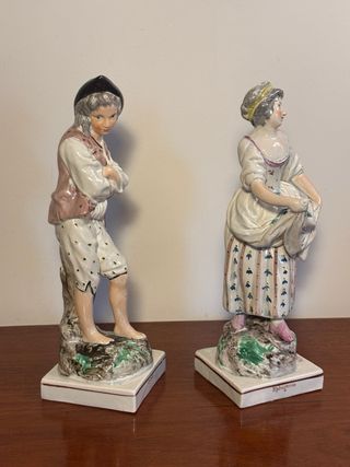 Pareja de Figuras de  Staffordshire. S. XVIII