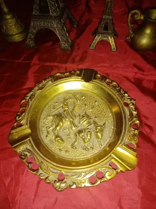 Set vintage in ottone Torre Eiffel con campanelle e altro