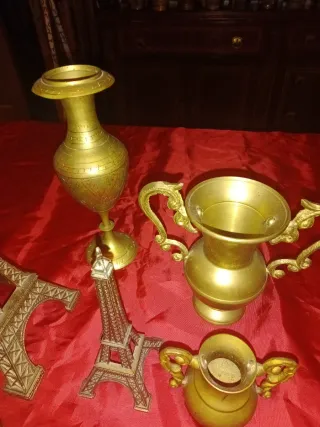 Set vintage in ottone Torre Eiffel con campanelle e altro