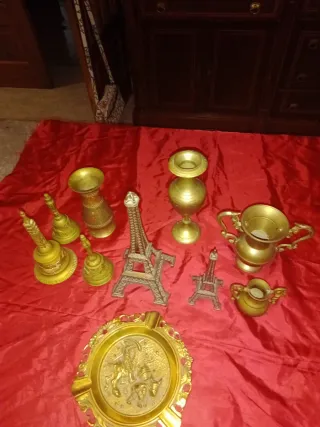 Set vintage in ottone Torre Eiffel con campanelle e altro