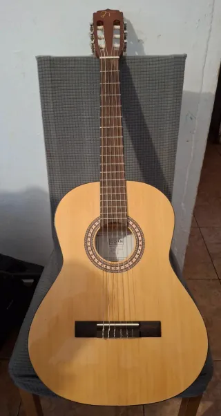 Guitarra JOSE TORRES 3/4 QGC-10