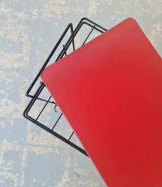 Mesa auxiliar estilo POP 2 colores. Francia 70s.