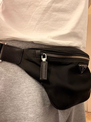 Riñonera Prada Re-Nylon Negra Original