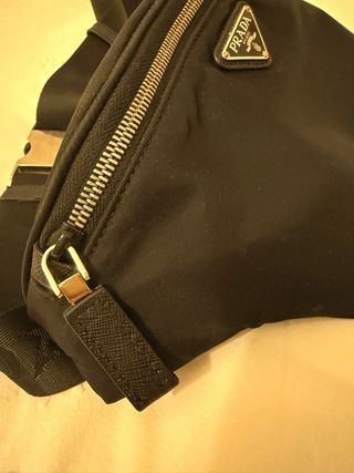 Riñonera Prada Re-Nylon Negra Original