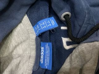 Felpa Adidas blu e grigia con cappuccio