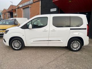 BIEN CUIDADA!!! TOYOTA PROACE CITY VERSO VX 100CV