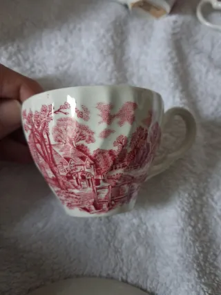 Tazza e piattino in porcellana inglese