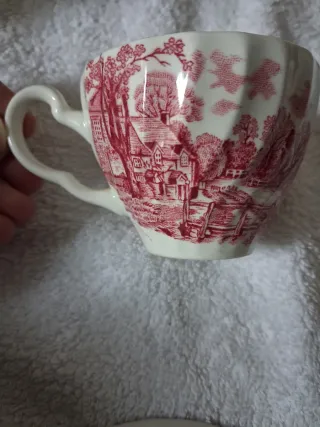 Tazza e piattino in porcellana inglese