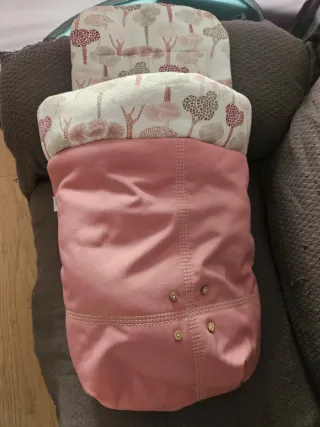 Saco capazo y silla bebé.