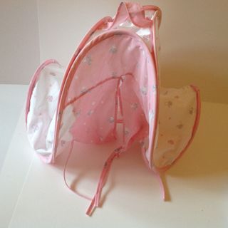 Portabebés y casita para muñecas