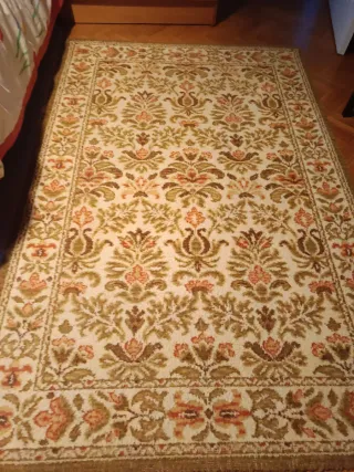 Alfombra de lana beige, verde y naranja