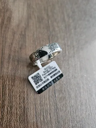 Anello Gucci a fascia argento