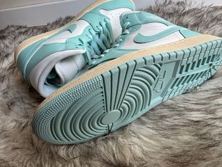 Nike Jordan Beige y Verde Menta