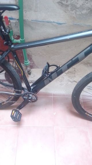 Bicicleta de montaña casi nueva