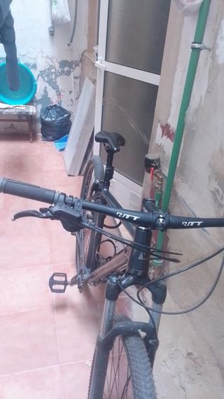 Bicicleta de montaña casi nueva