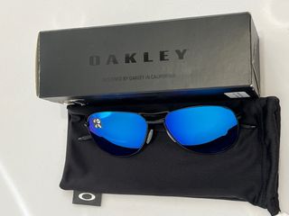 Gafas de sol negras y azules sin estrenar