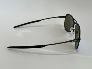 Gafas de sol negras y azules sin estrenar