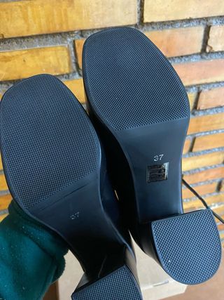 Zapatos de tacón negros con plataforma