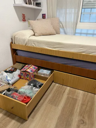 Cama nido con colchones.