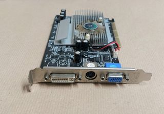 VGA Point of View Nvidia AGP FX5500 256MB 128 bit