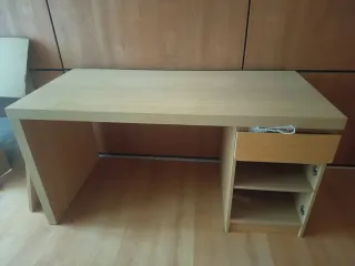 URGEEEMesas de oficina seminuevas 10€ unidad por l