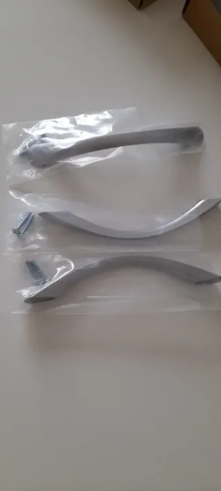 Tiradores de cajón plateados