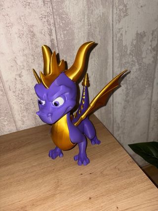 Spyro Acabado en color Oro