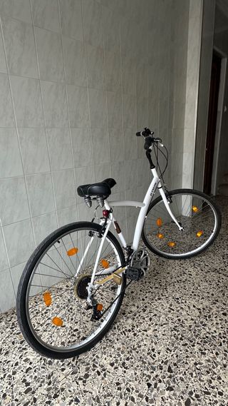 Bicicleta Blanca B'Twin