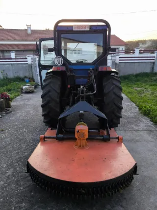 Tractor Iseki 5470 TG con cabina