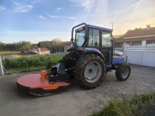 Tractor Iseki 5470 TG con cabina