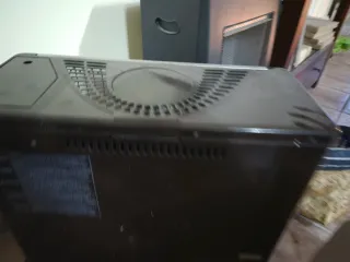 Estufa de parafina negra y gris