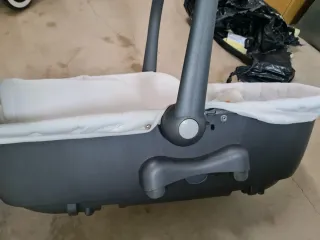 Cuco infantil gris y blanco