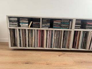 Mueble para vinilos y CDs