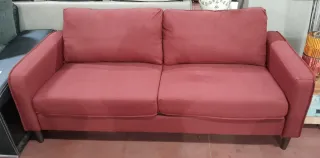 Sofá 3 Plazas Tapizado tela y patas madera.