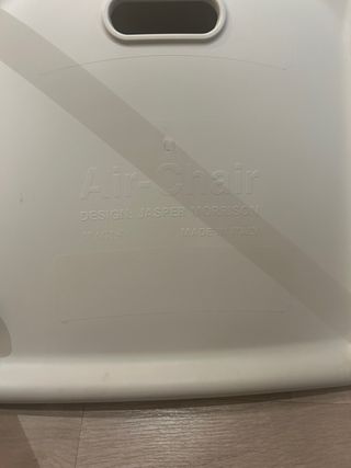 Silla blanca de plástico moderna