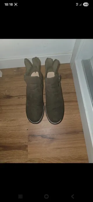 Botas tacon Pull&Bear verde militar