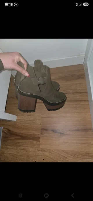 Botas tacon Pull&Bear verde militar