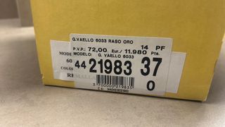 Zapatos de fiesta dorados Gino Vaello Un solo uso