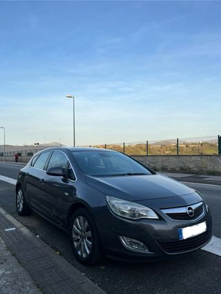 Opel Astra 1.7 CDTI 110 Cosmo ST