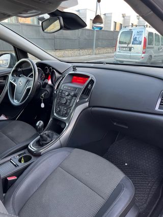 Opel Astra 1.7 CDTI 110 Cosmo ST