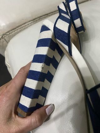 Zapatos de tacón de plataforma a rayas