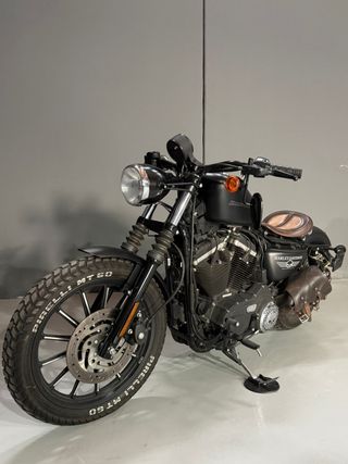 Harley Davidson Iron 883 Negra